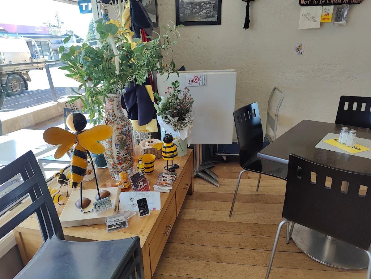Vibe, Mumma Buzz Cafe 'N' Takeaway
