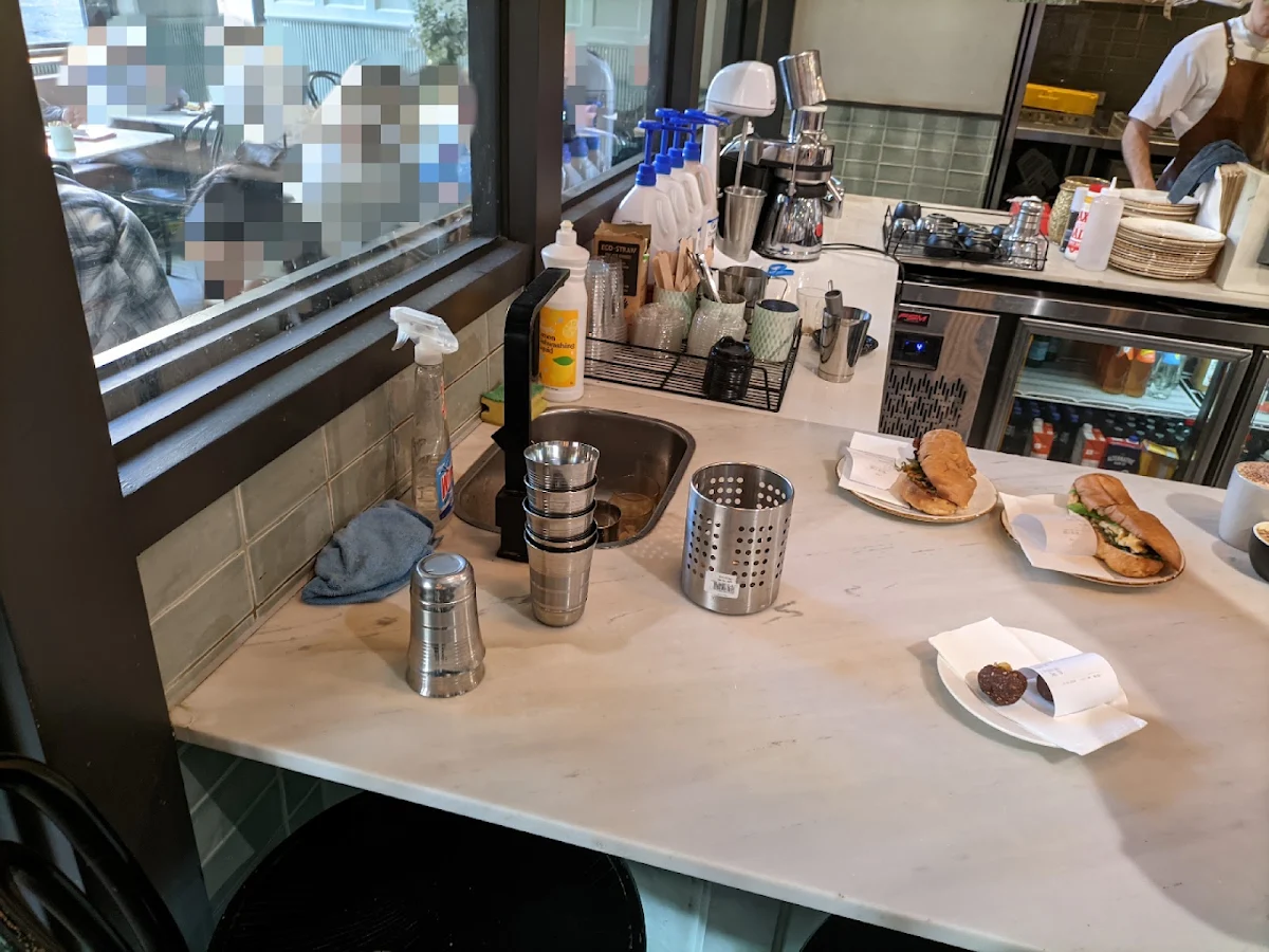 Vibe, Rex Espresso