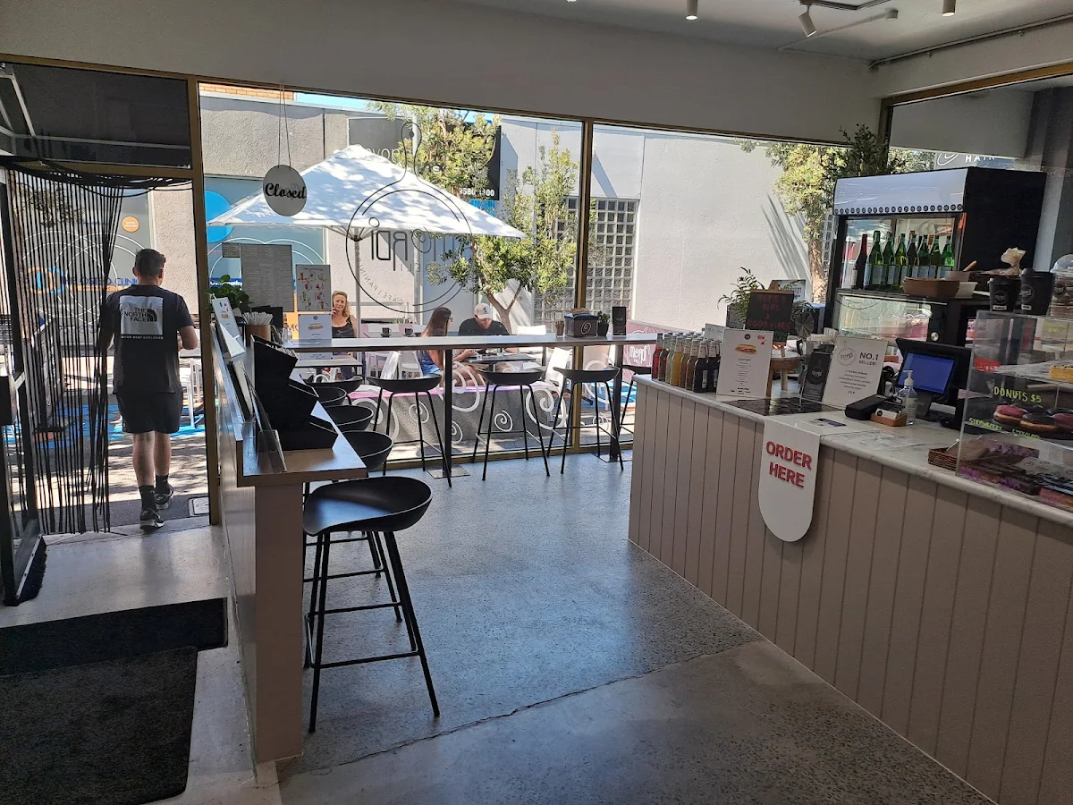 Vibe, Mordi Deli Cafe Panini Bar