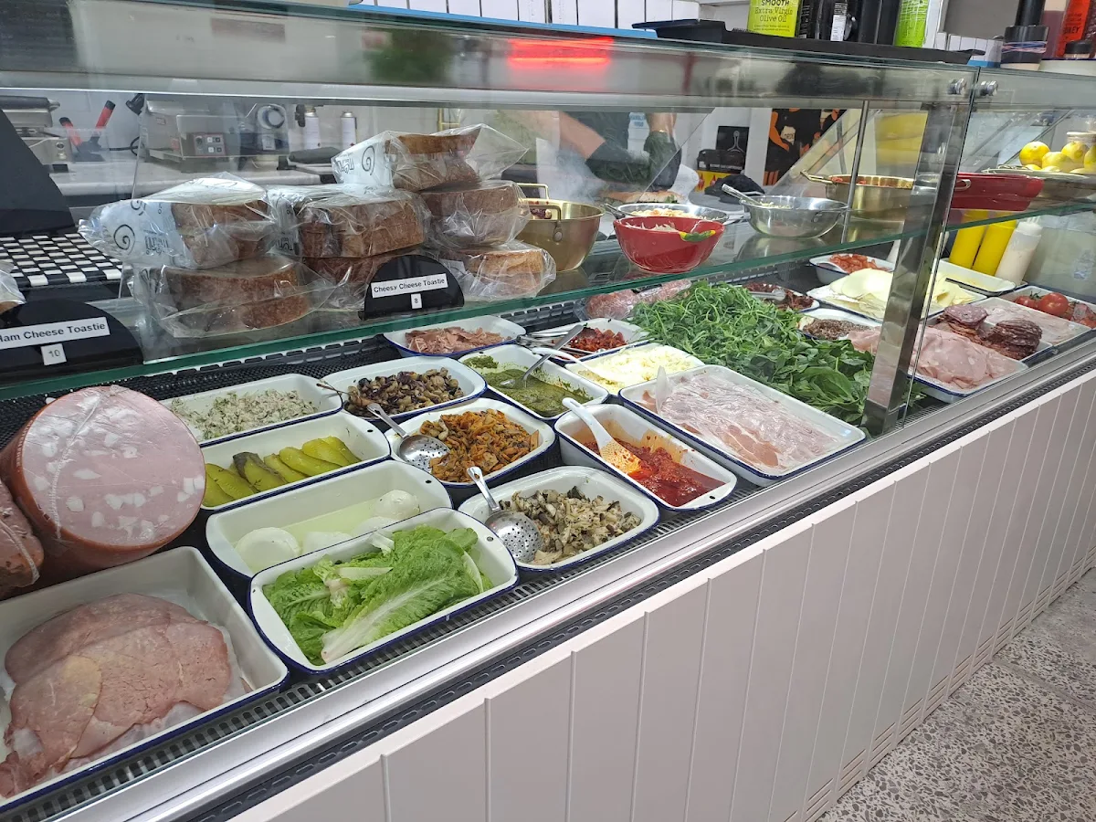 Vibe, Mordi Deli Cafe Panini Bar