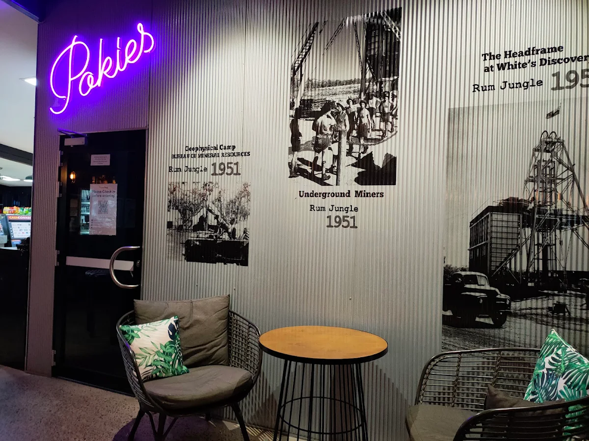Vibe, Lil'Ripper Cafe, Bar & Bistro