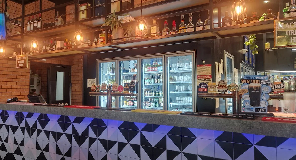 Vibe, Lil'Ripper Cafe, Bar & Bistro