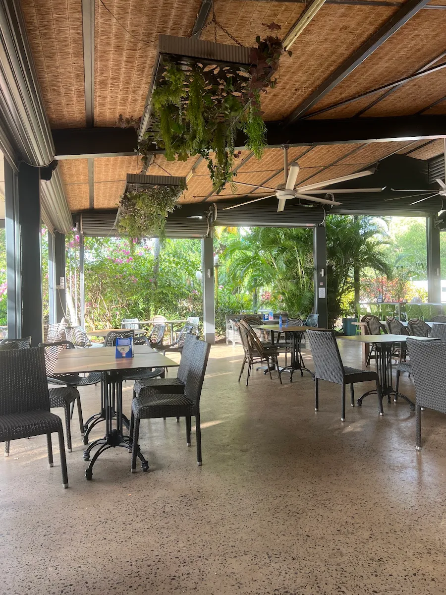 Vibe, Lil'Ripper Cafe, Bar & Bistro