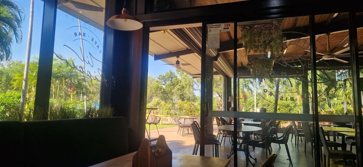 Vibe, Lil'Ripper Cafe, Bar & Bistro