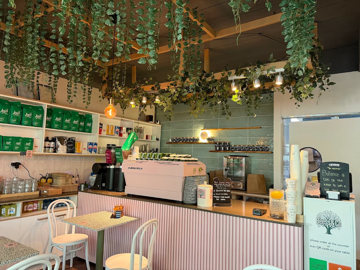 Vibe, Beess & Co Cafe