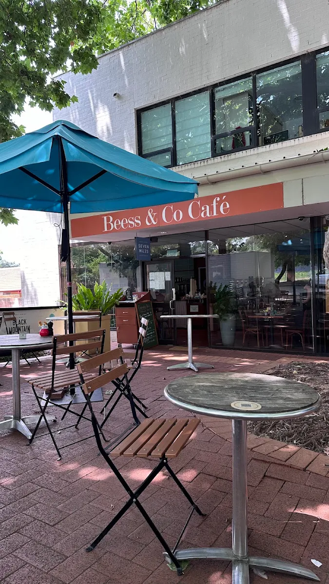Vibe, Beess & Co Cafe