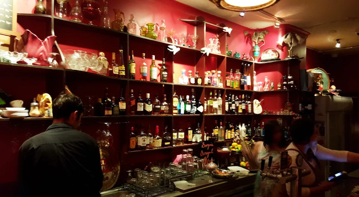 Vibe, Bar Oussou