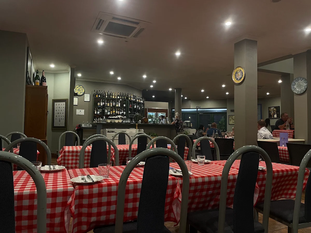 Vibe, Paparazzi Italian Restaurant Mandurah