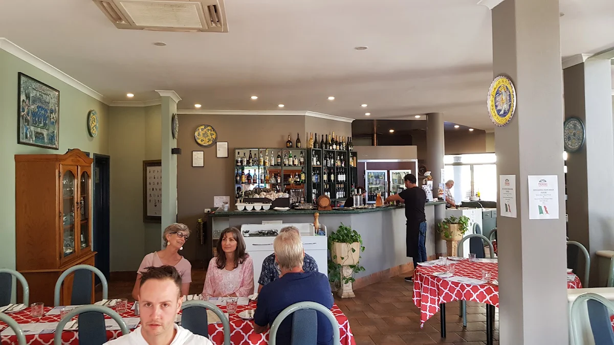 Vibe, Paparazzi Italian Restaurant Mandurah