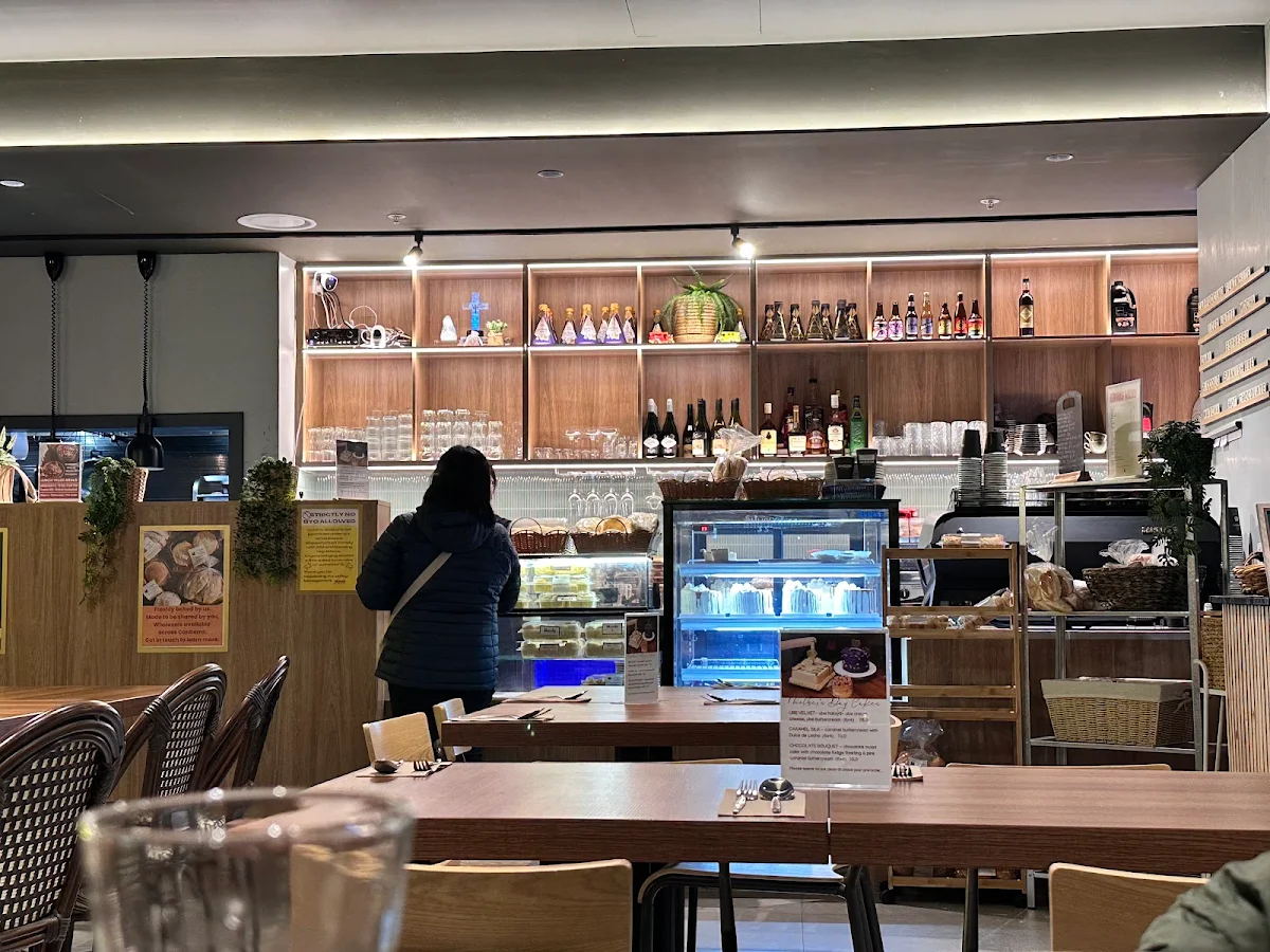 Vibe, Manila in Canberra