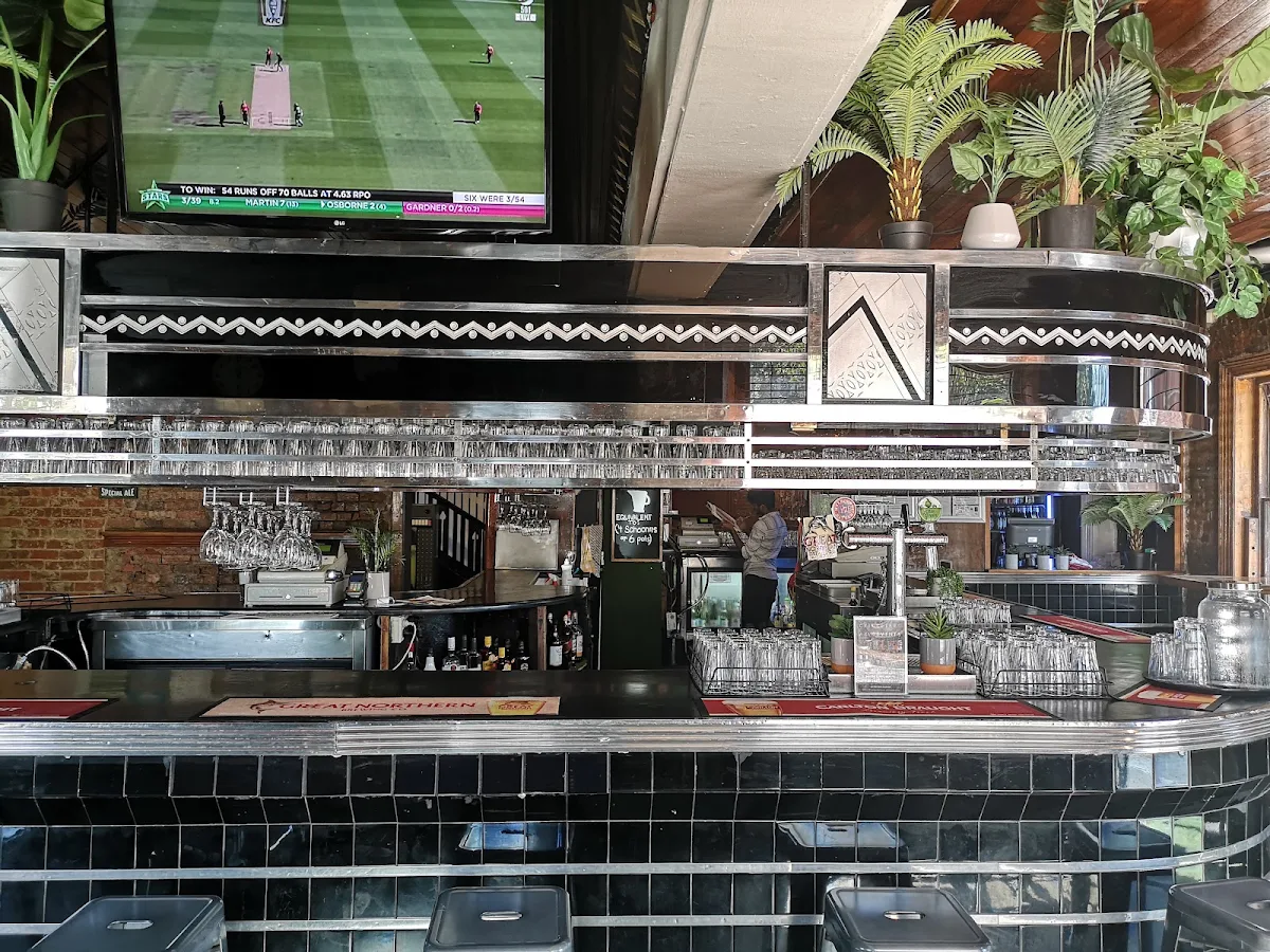 Vibe, Cricketers Arms Hotel