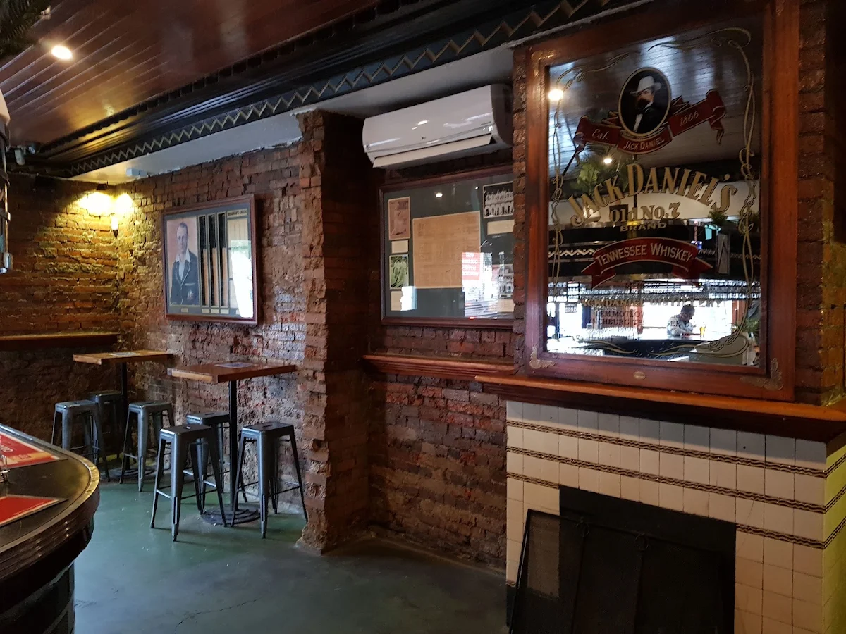 Vibe, Cricketers Arms Hotel