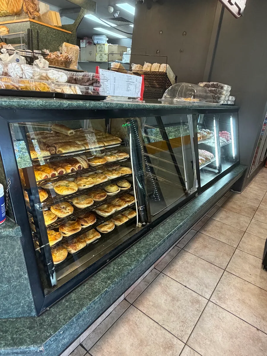 Vibe, Macca's Bake House