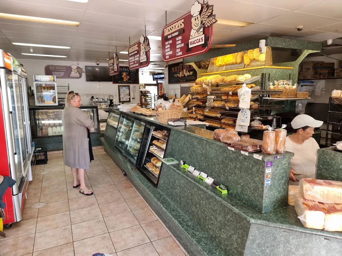 Vibe, Macca's Bake House