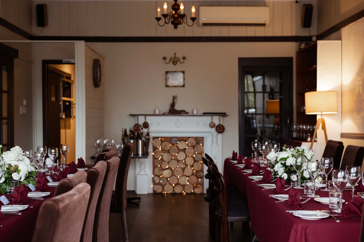 Vibe, Two Small Rooms Restaurant