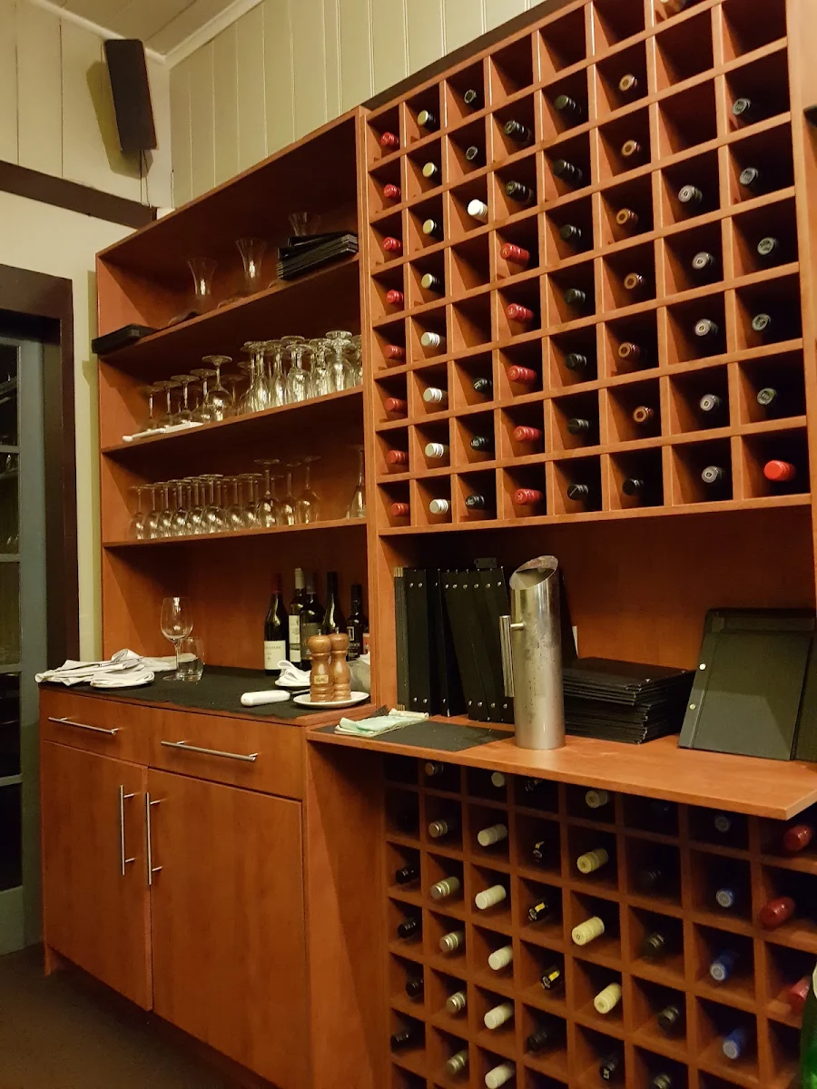 Vibe, Two Small Rooms Restaurant