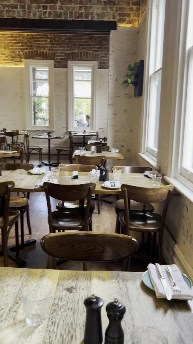 Vibe, Julio's Italian Restaurant