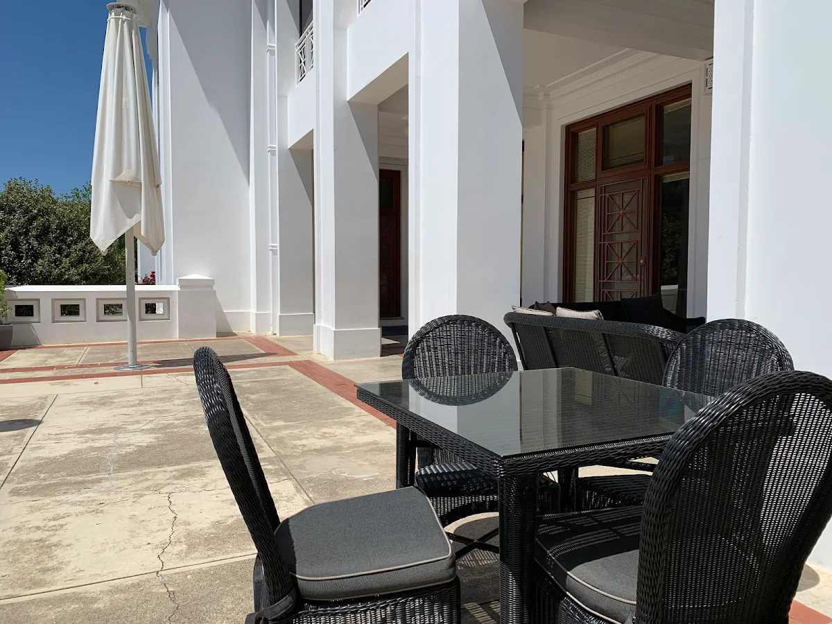 Vibe, Courtyard Café at Old Parliament House