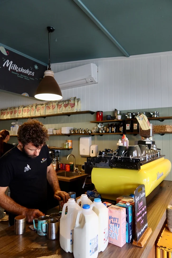 Vibe, Mr Paisleys Cafe