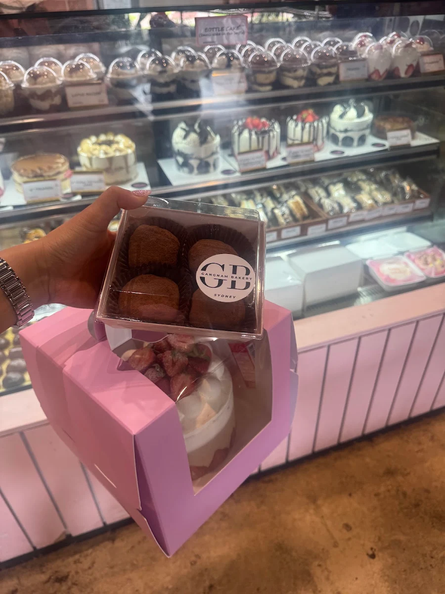 Vibe, Gangnam bakery