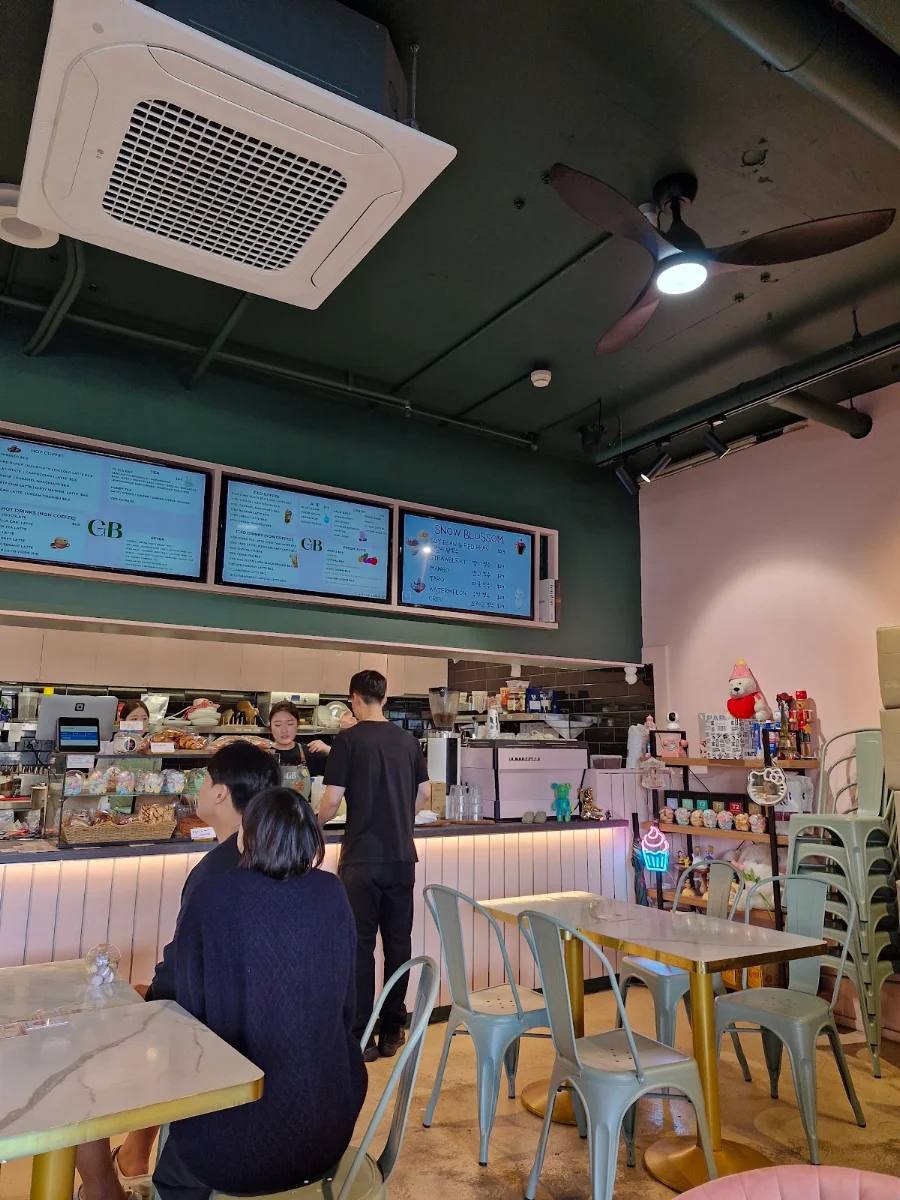 Vibe, Gangnam bakery