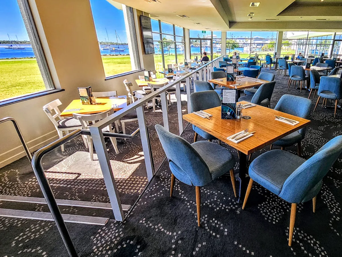 Vibe, Aqua Restaurant