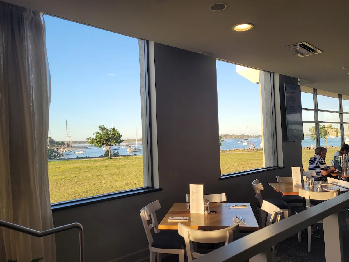 Vibe, Aqua Restaurant