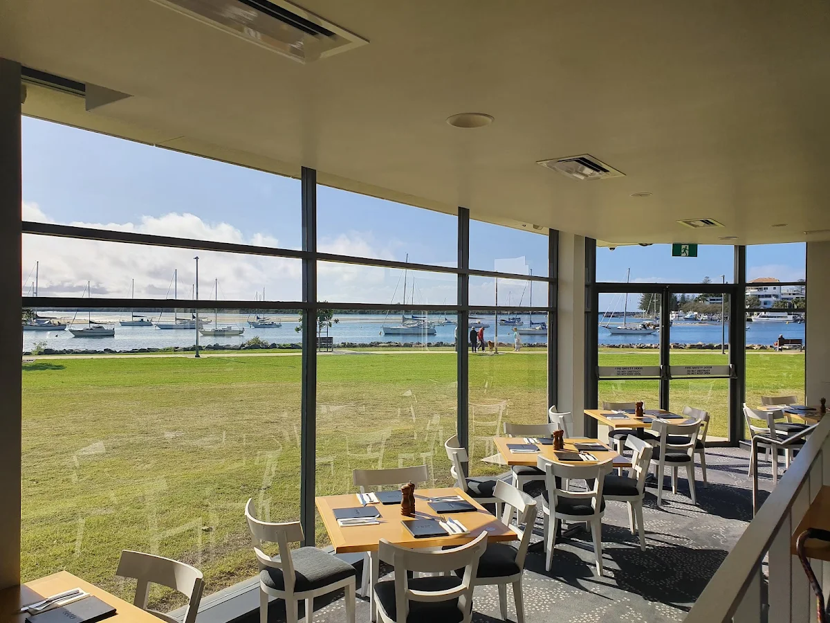 Vibe, Aqua Restaurant
