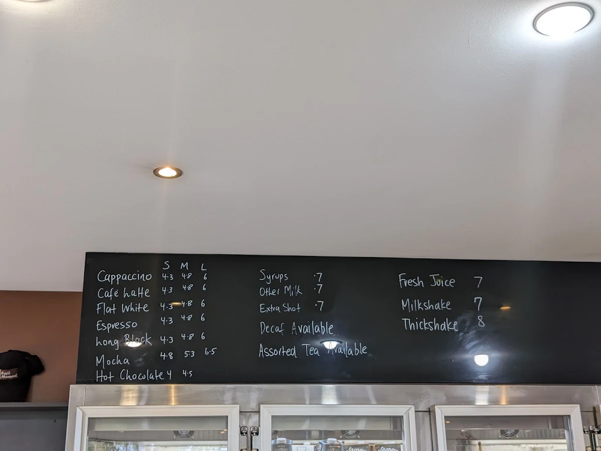 Menu, Kafe Mument