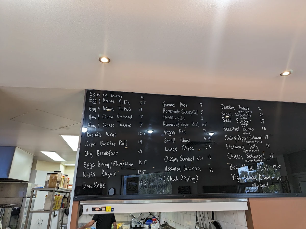 Menu, Kafe Mument