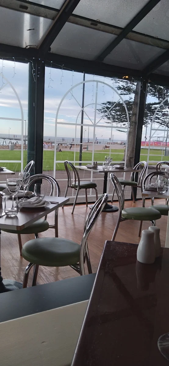 Vibe, The Grand Bar