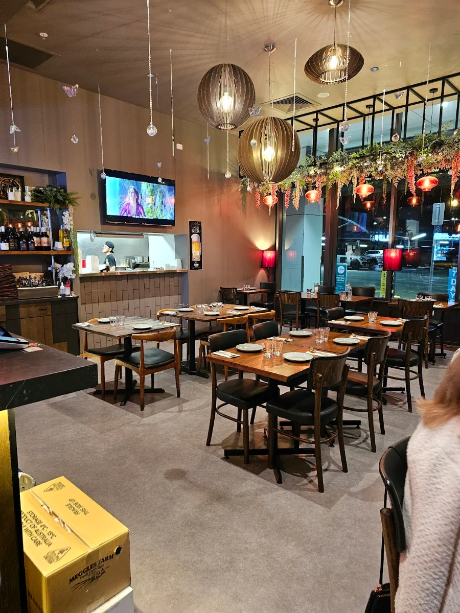 Vibe, Osha Kitchen & Bar