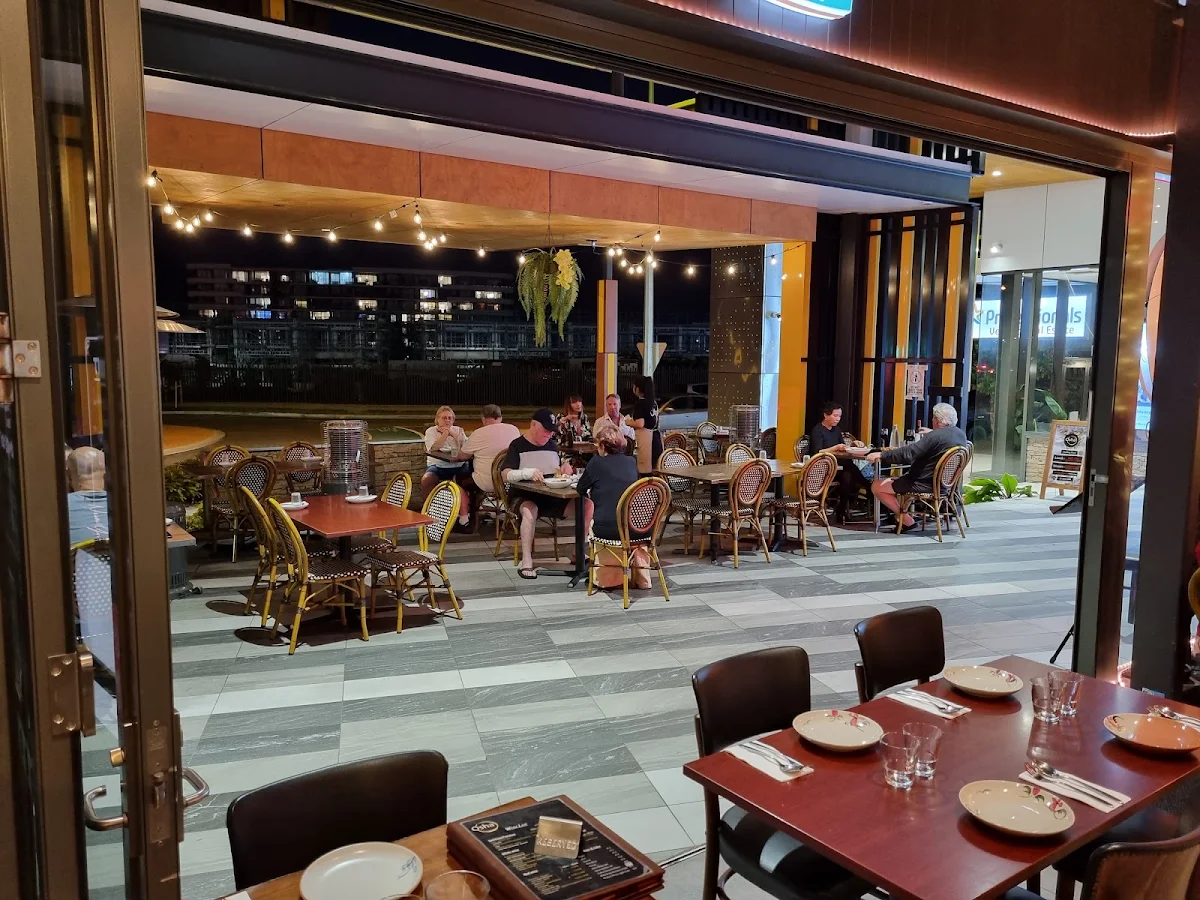 Vibe, Osha Kitchen & Bar