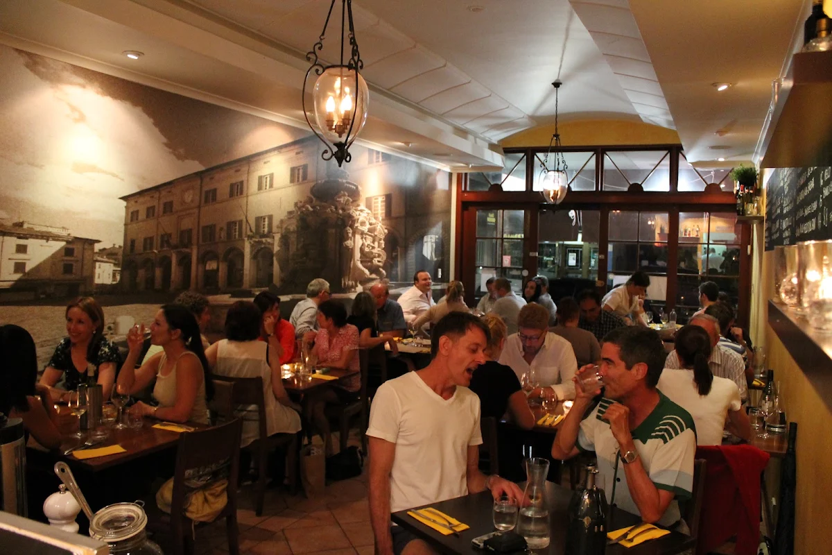 Vibe, Osteria Riva