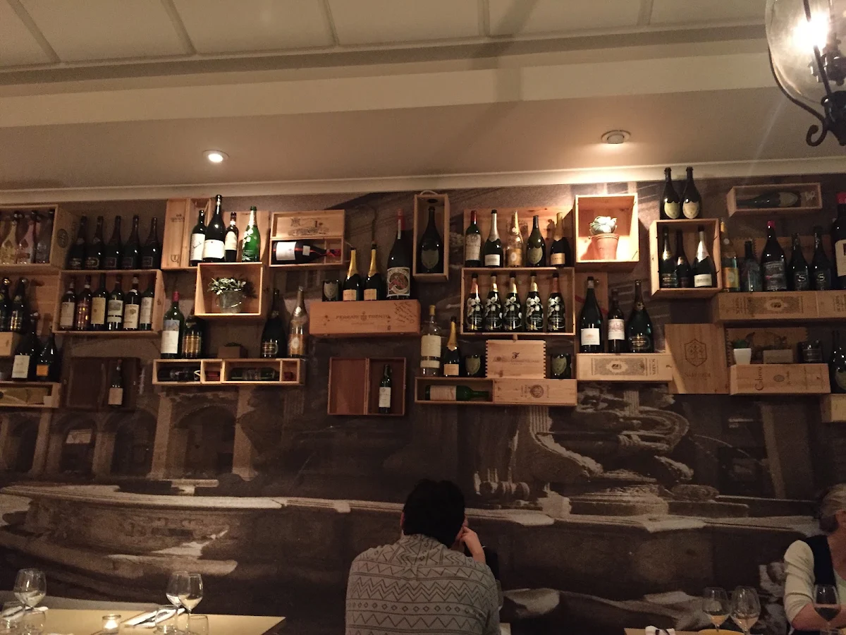 Vibe, Osteria Riva