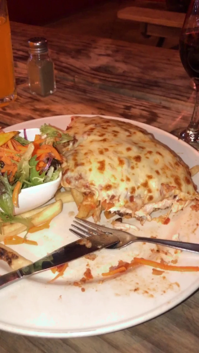 Food & drink, Lazy Moe's Melton