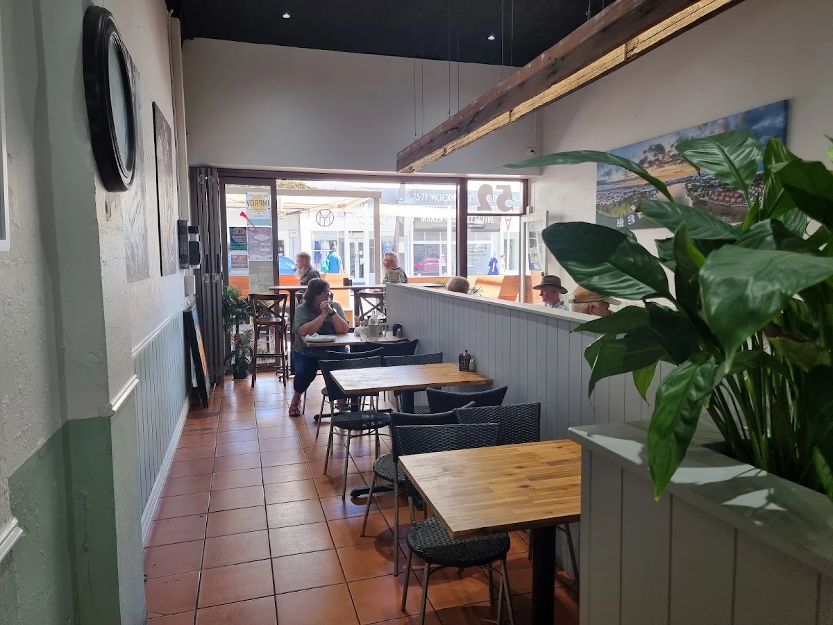 Vibe, Sears Cafe