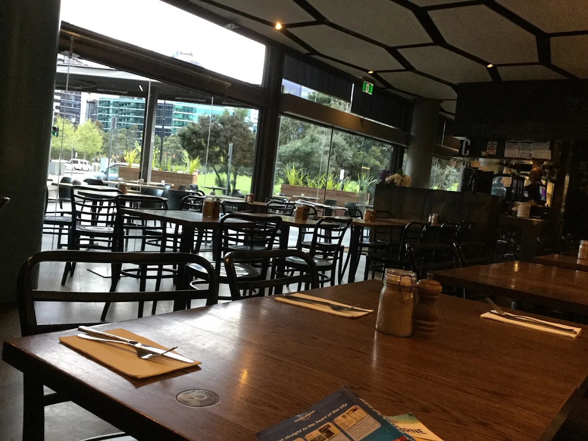 Vibe, Caffe ESC