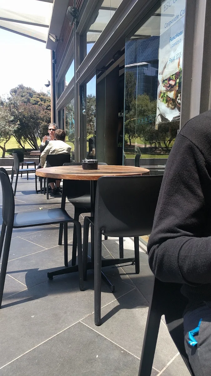 Vibe, Caffe ESC