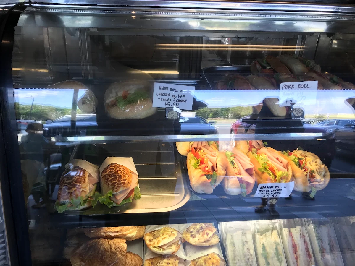 Vibe, TRENT PHAM BAKERY