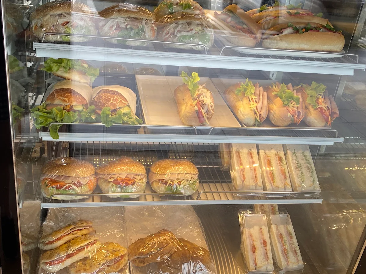 Vibe, TRENT PHAM BAKERY