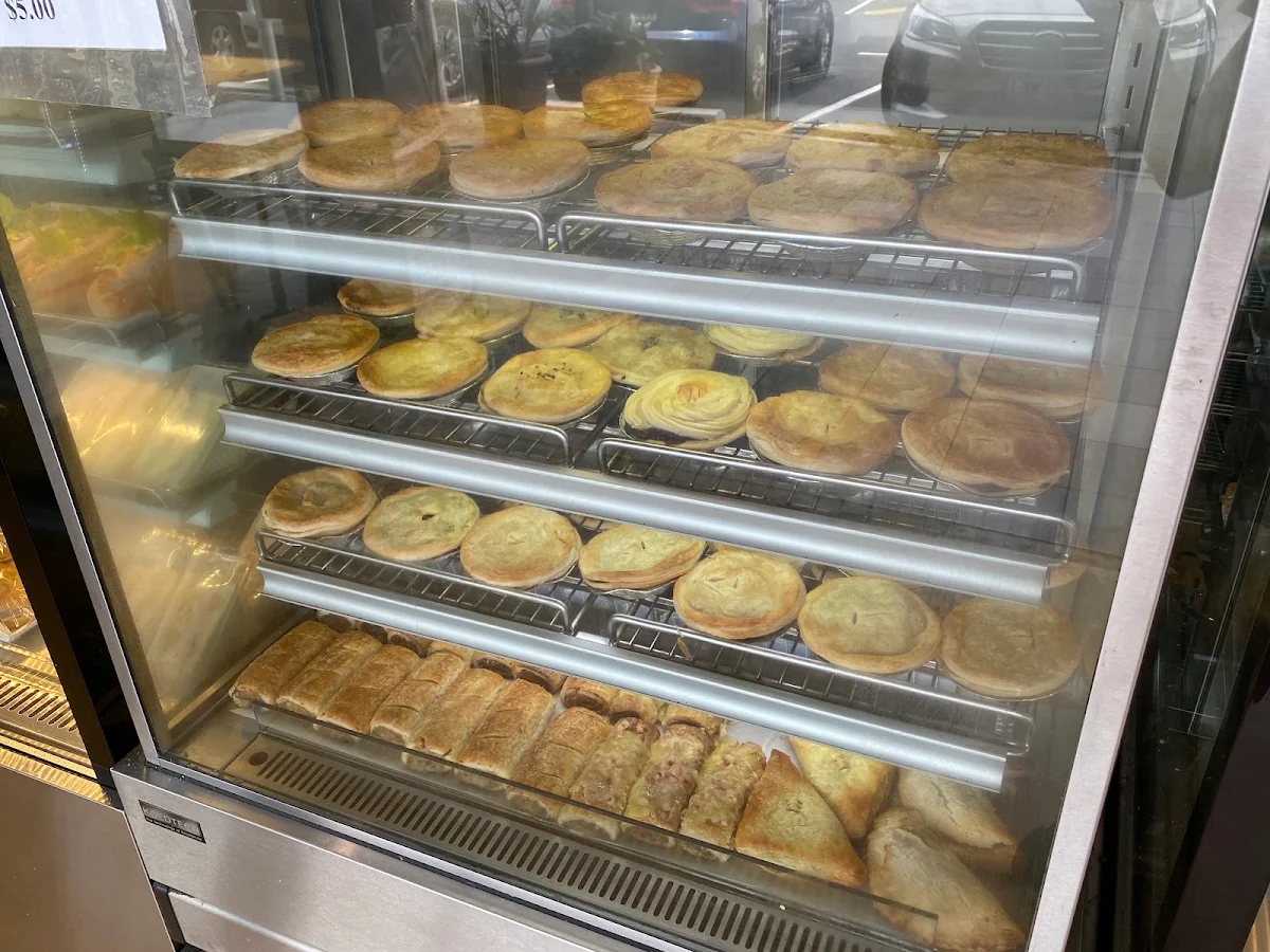 Vibe, TRENT PHAM BAKERY