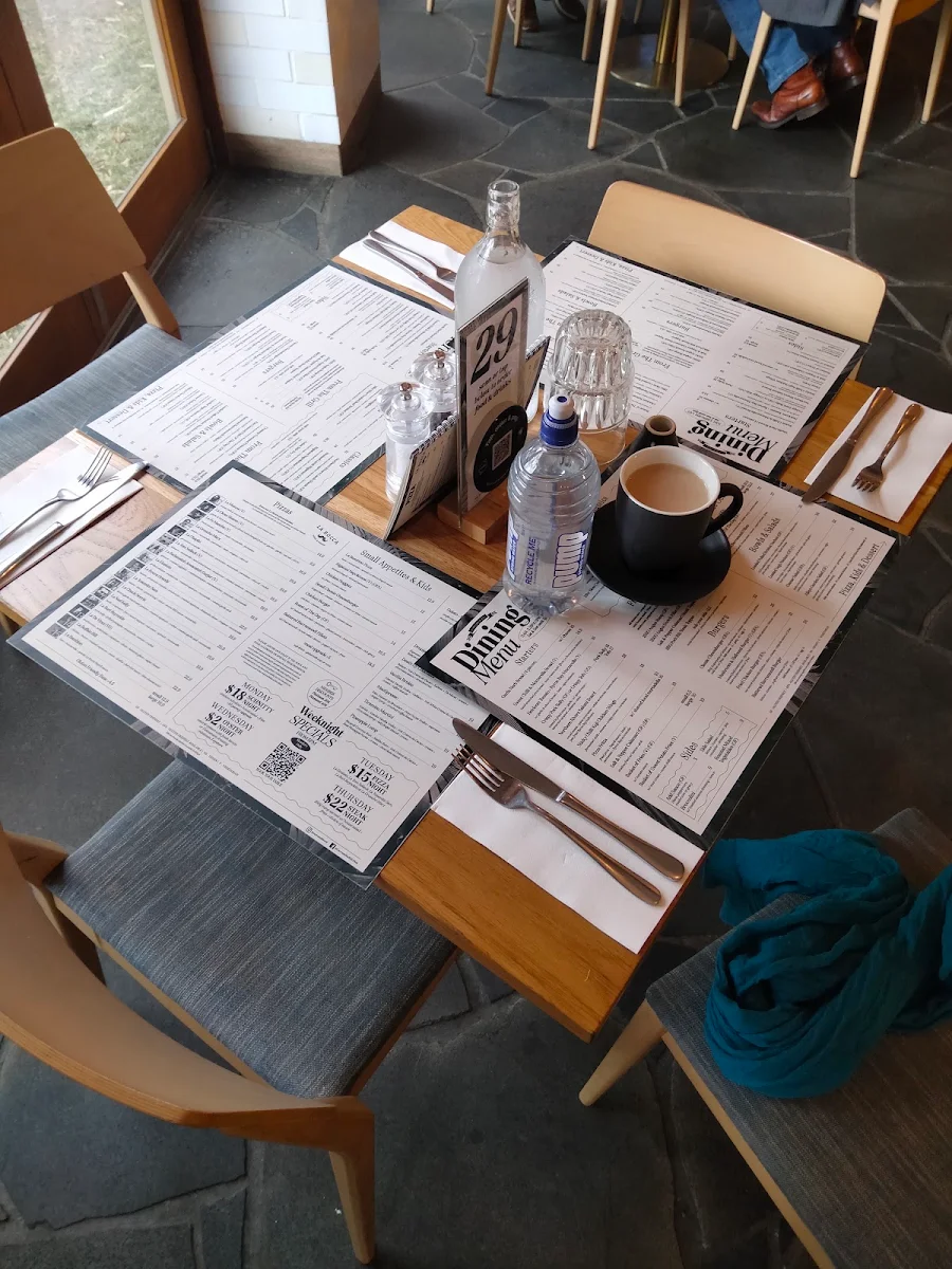 Menu, Tugun Tavern