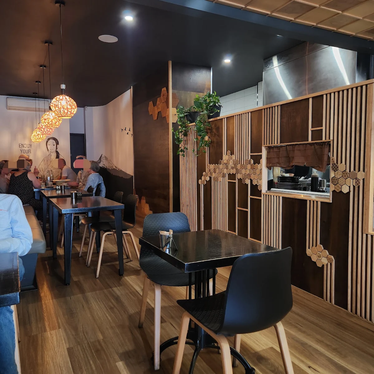 Vibe, Ikoi Cafe