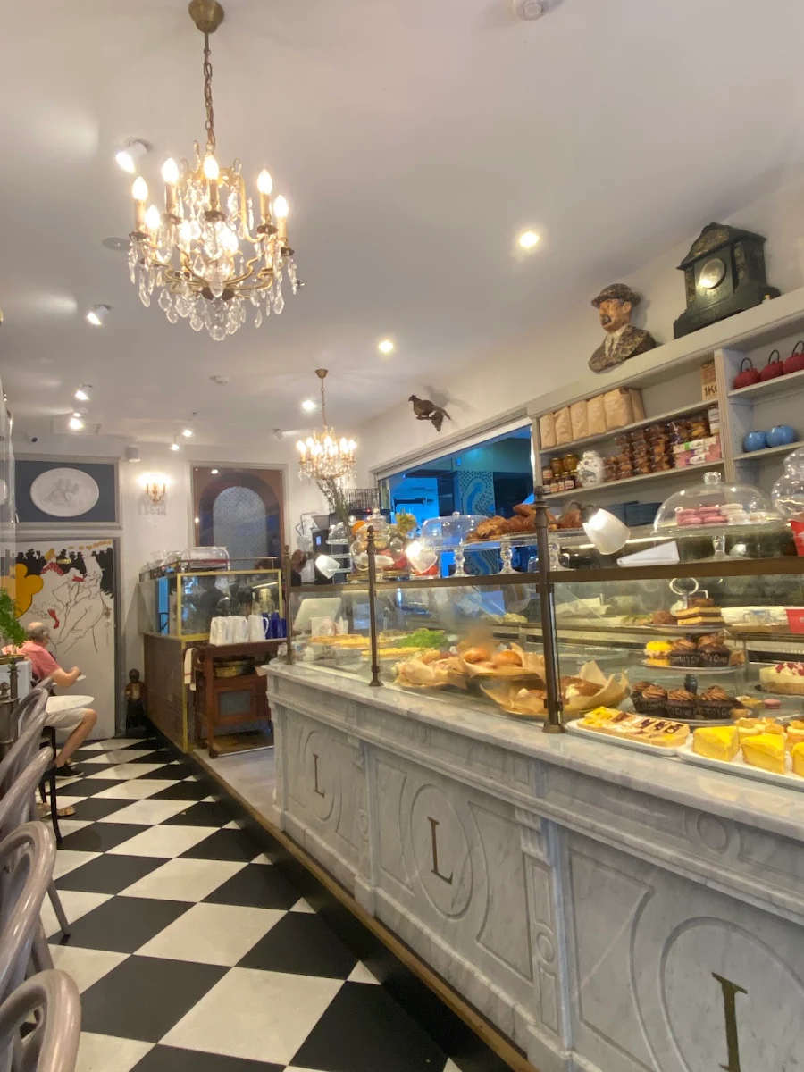 Vibe, Café Lautrec