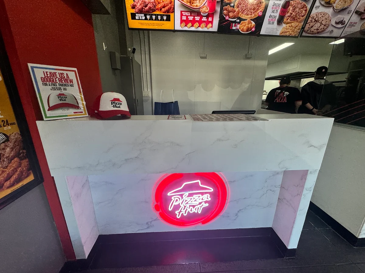 Menu, Pizza Hut Ipswich