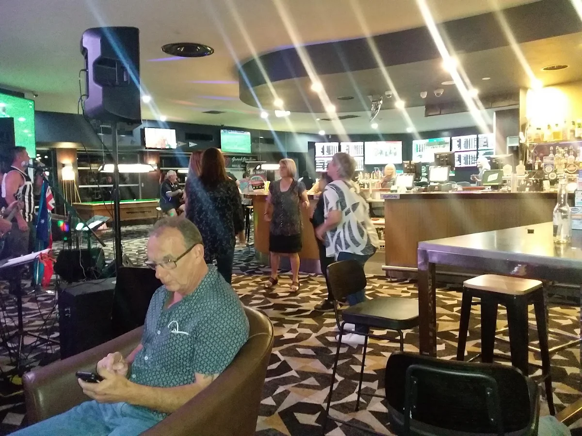 Vibe, Grand Junction Tavern