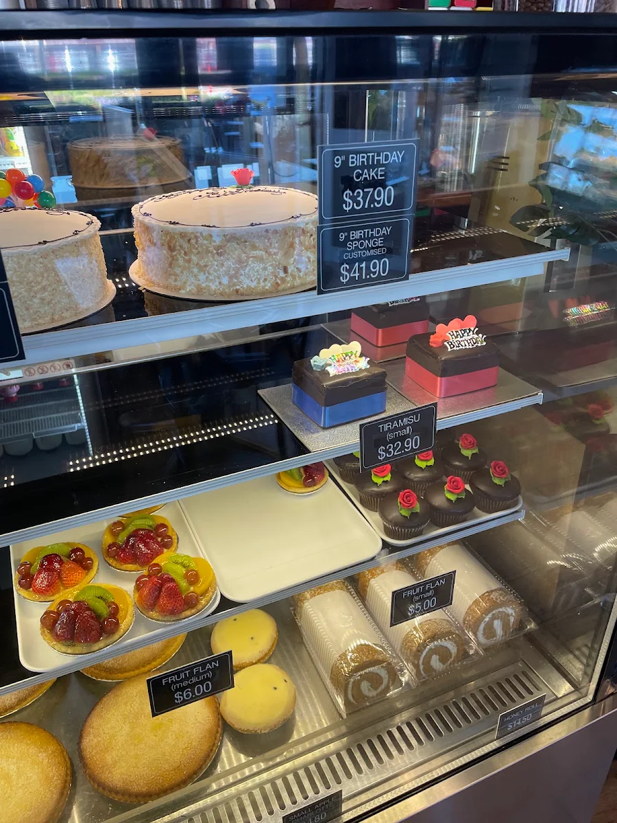 Vibe, Lisle's Quality Cakes