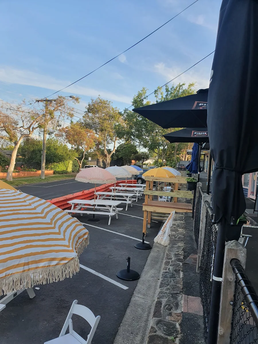 Vibe, Flourish Cafe Olivers Hill