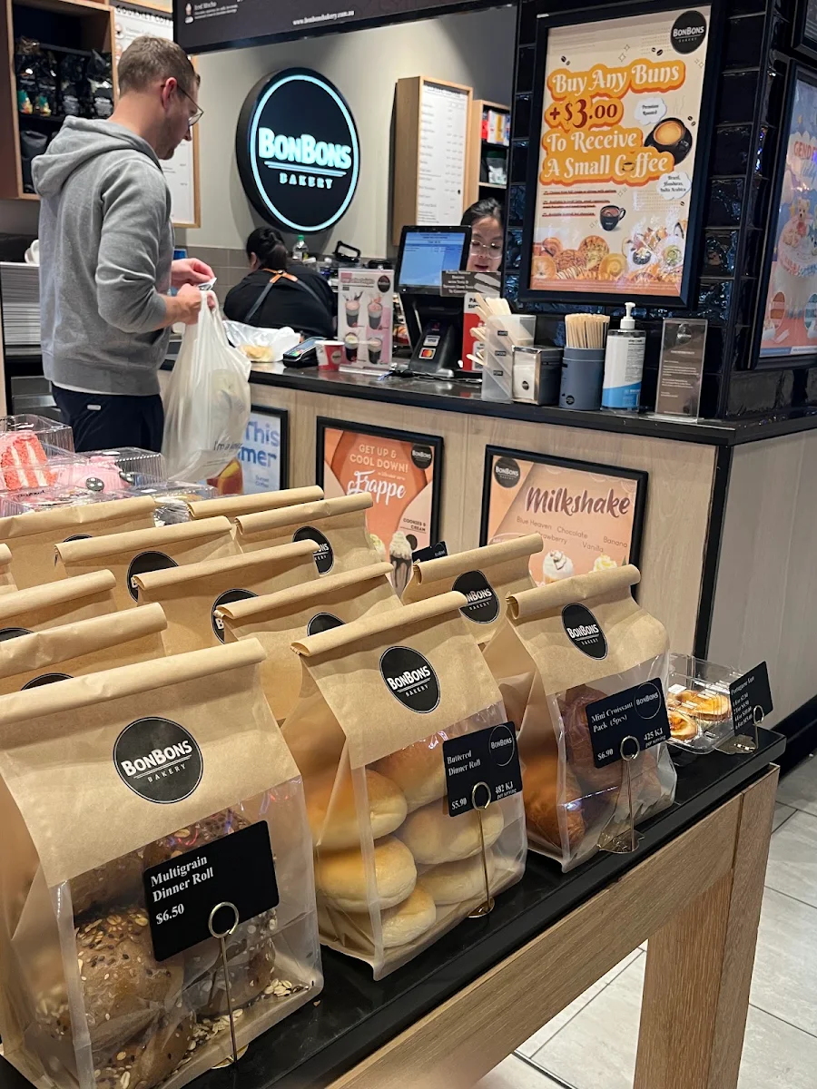 Vibe, Bonbons Bakery M-City